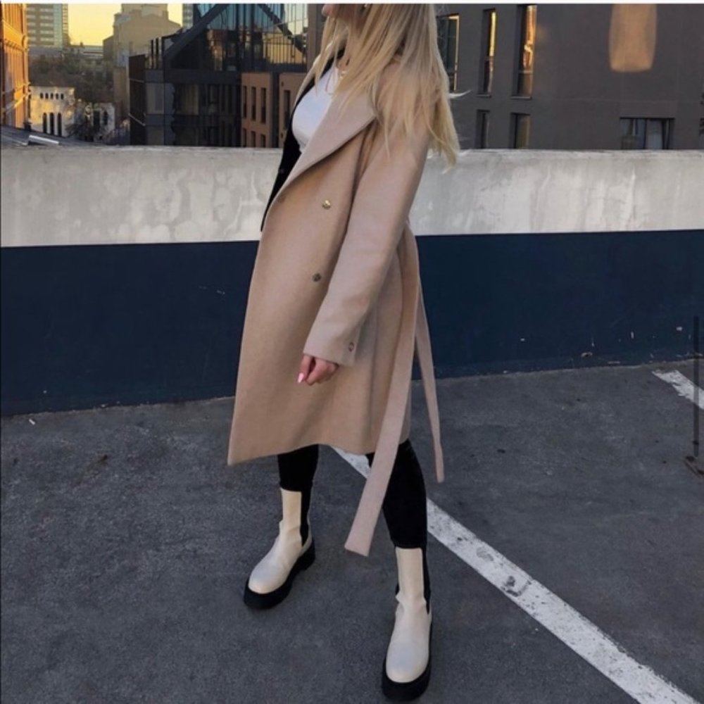 ZARA Low Heeled Lug Sole Leather Ankle Boots - Picture 11 of 15